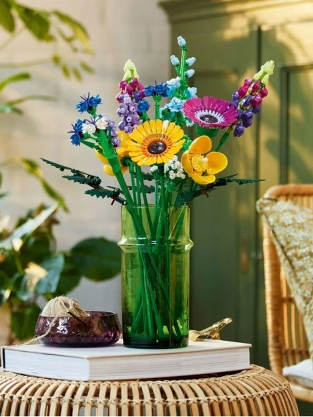 NIB LEGO Icons Wildflower Bouquet Building Set, 939 pcs - Picture 9 of 9